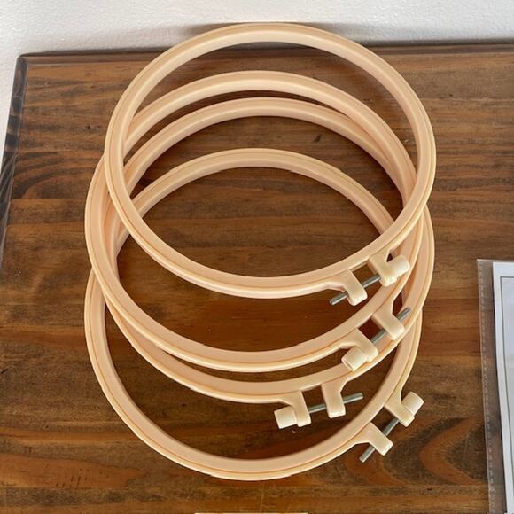 Reewisly Set of 4 Christmas Embroidery Kits - Reindeer, Stocking, Wreath - Picture 6 of 6